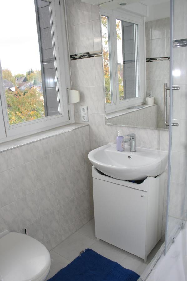 Helles Apartment In Berlin-Mariendorf Extérieur photo